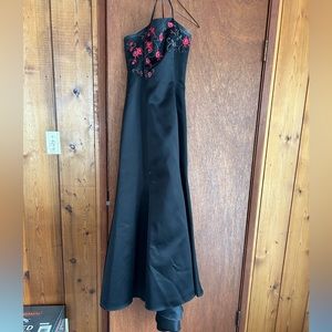 Size 4 full length dress with small train.